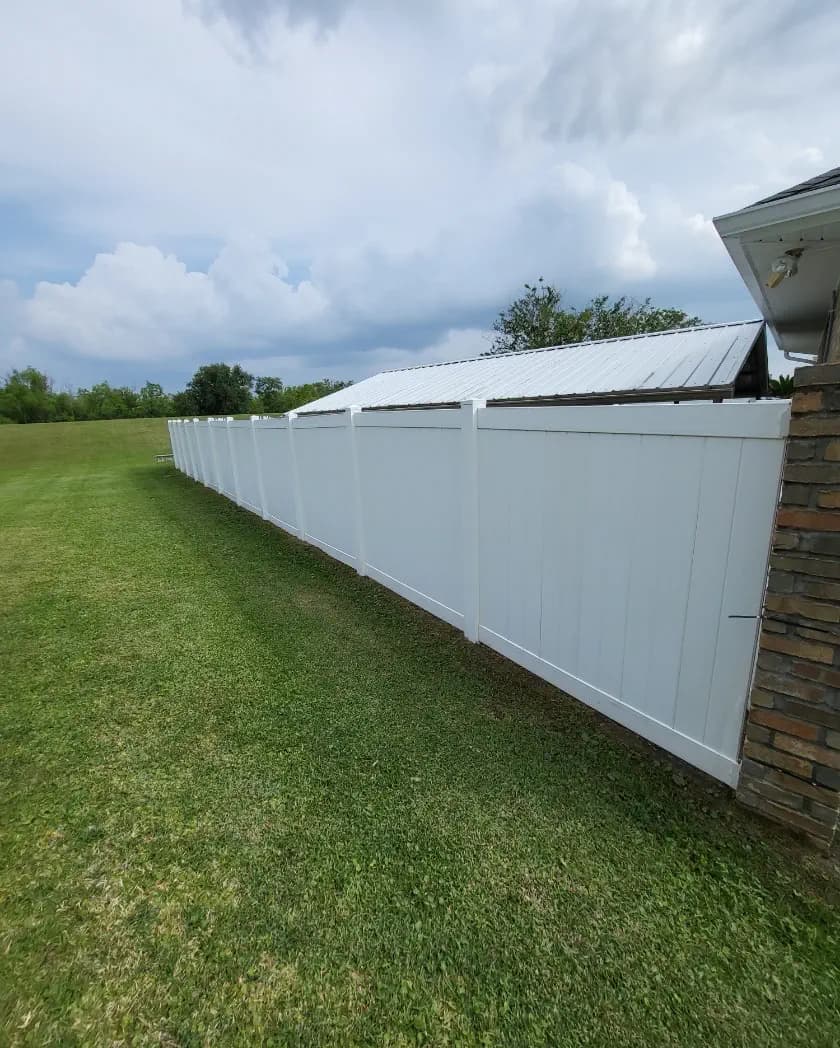 Vinyl fence cleaning process